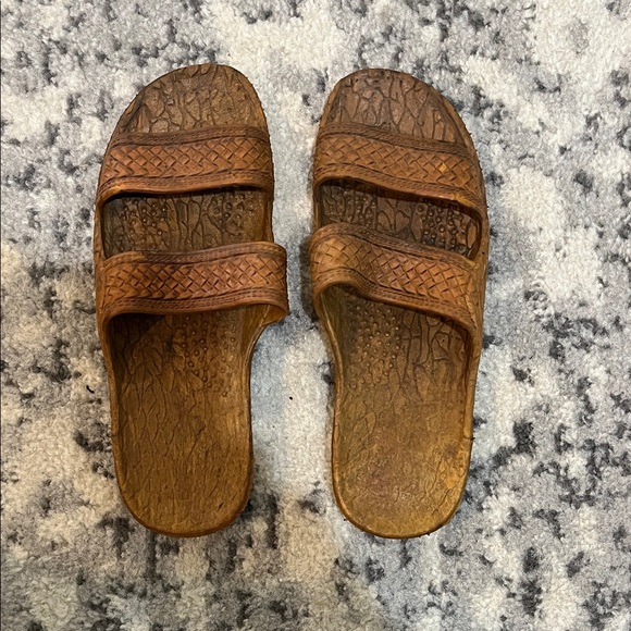 Pali Hawaii Tan Textured Slide Sandals - Picture 1 of 3